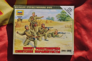 Zvezda 6138 Soviet Paratroopers 1941-1943